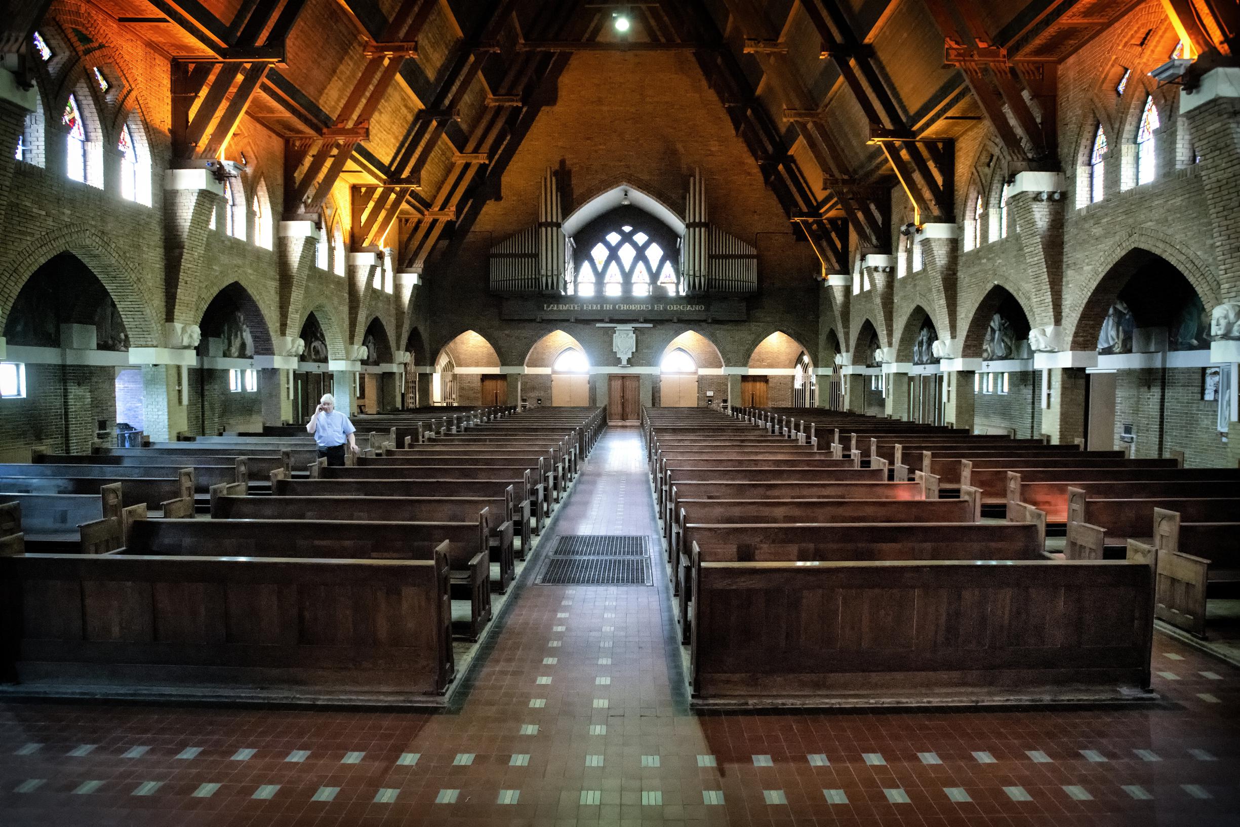 Nieuwe koper gezocht voor monumentale kerk in Heerlen, nu zwembad van de baan is: ‘Dit was een uniek